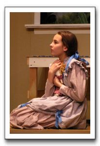 Mackenzie Earl as Helen Keller