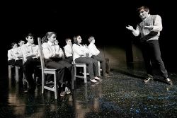Mr. Zero, Brian Kraemer, facing the jury (full ensemble)