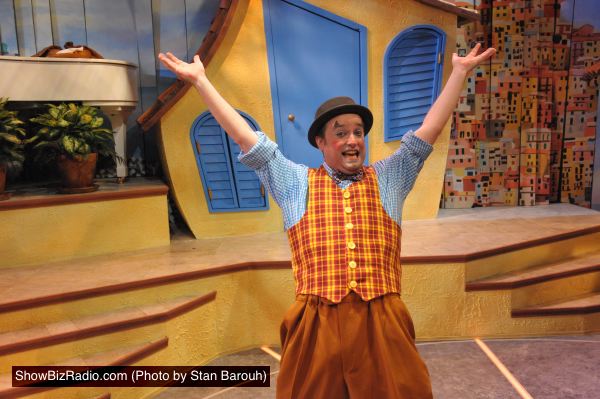 Michael Glenn as Scapin