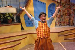 Michael Glenn as Scapin